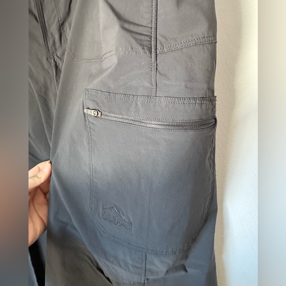 L.L. Bean Men's Dark Gray Cargo Pants 44x30 - Picture 3 of 9